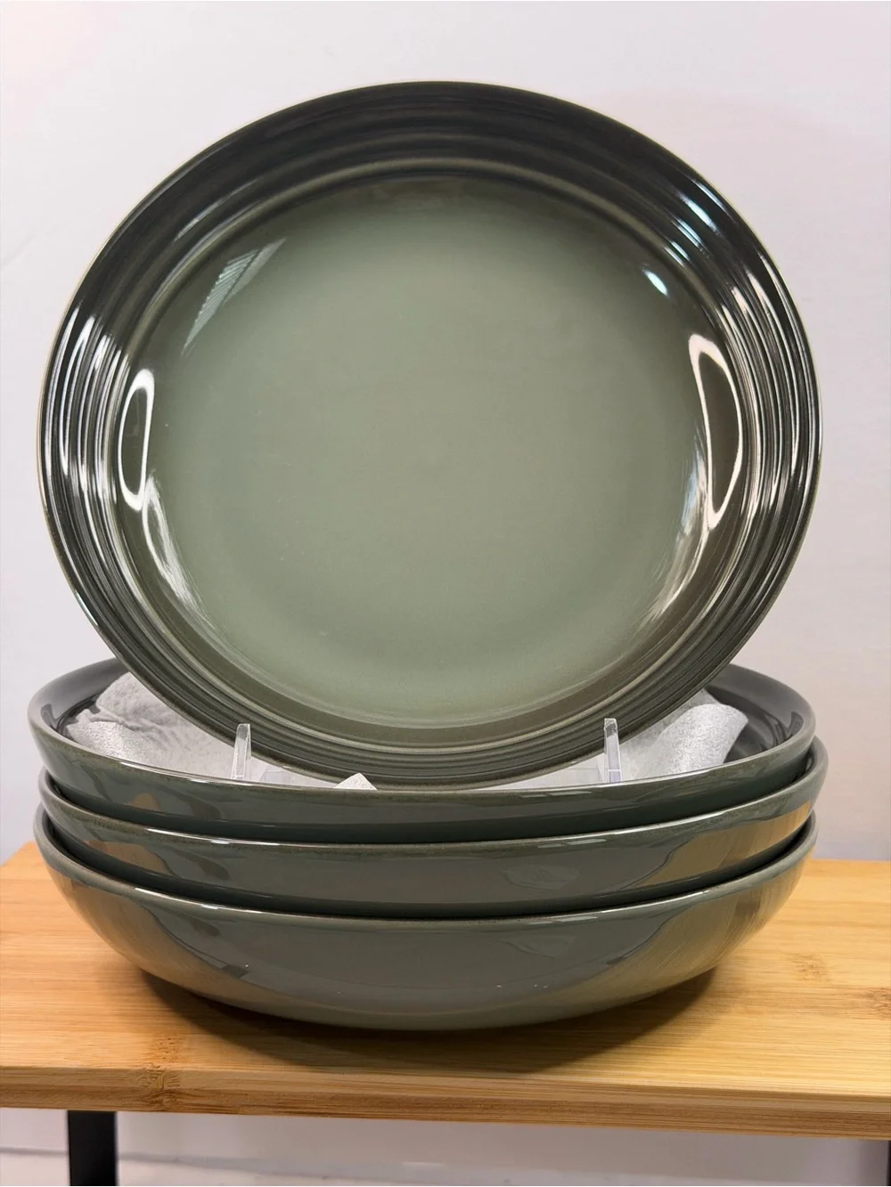 Le Creuset Stoneware Set of 4 Pasta Bowls 8.5 Inch, THYME - NEW